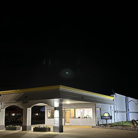 Days Inn By Wyndham Salina South מראה חיצוני תמונה
