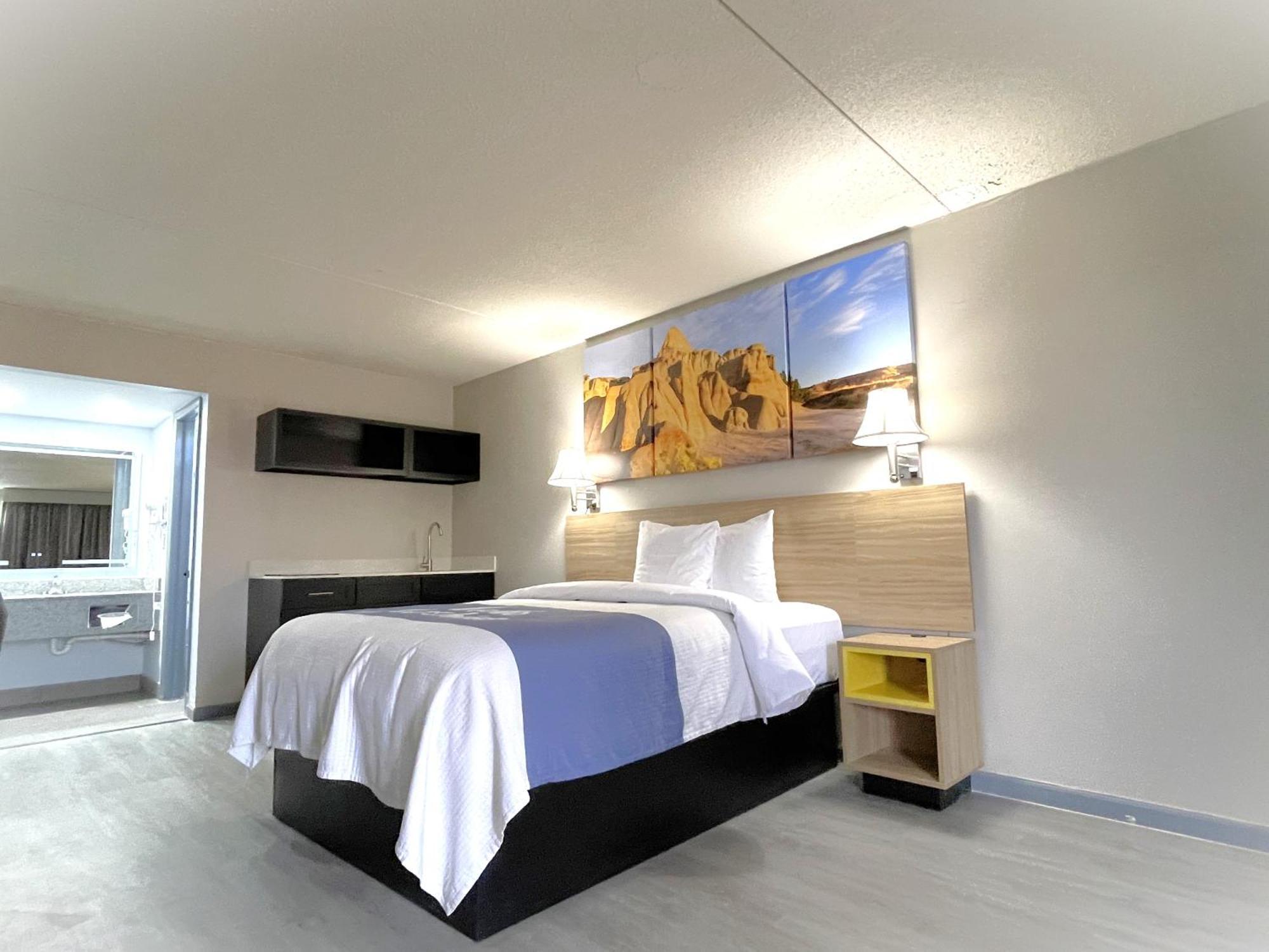 Days Inn By Wyndham Salina South מראה חיצוני תמונה