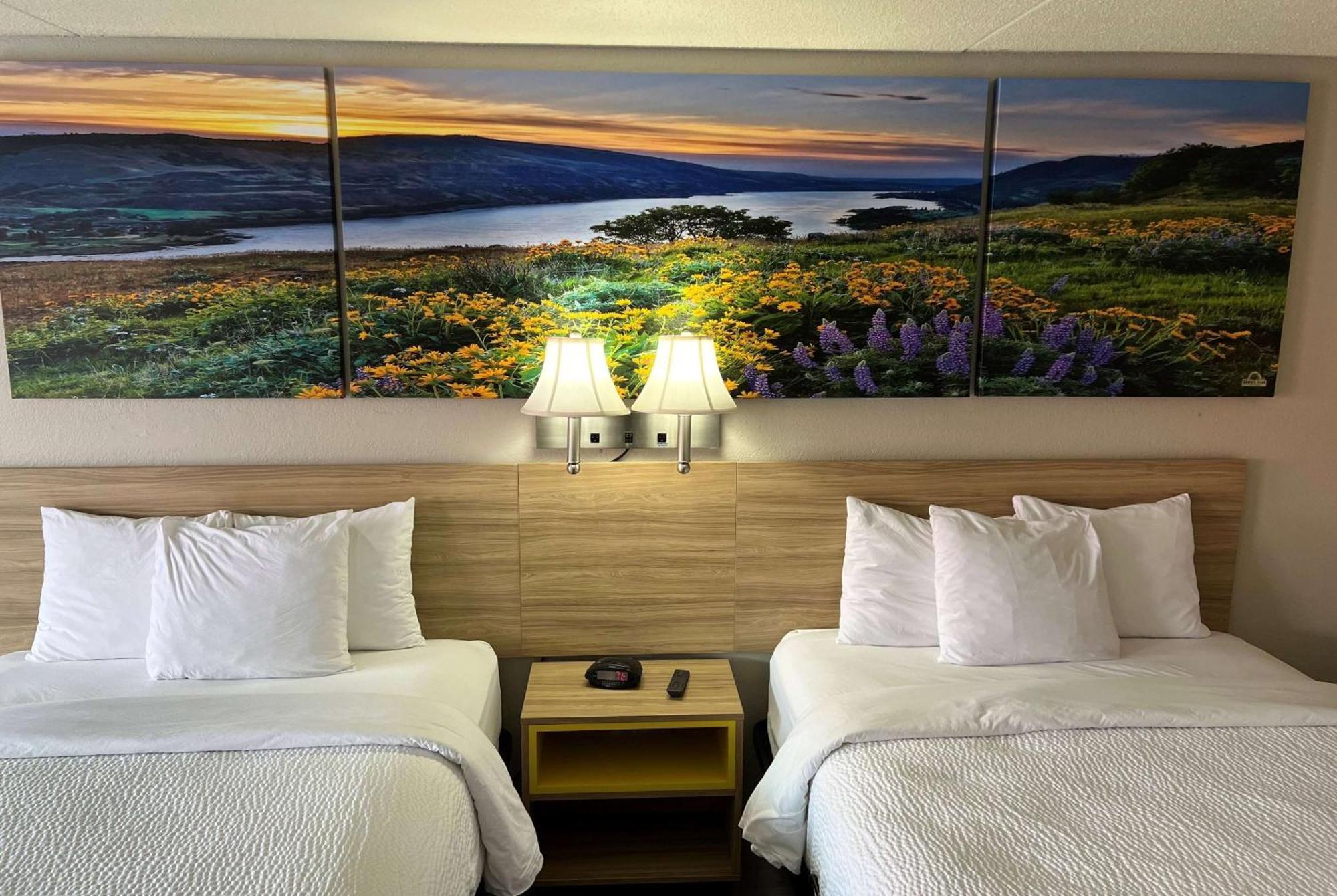 Days Inn By Wyndham Salina South מראה חיצוני תמונה