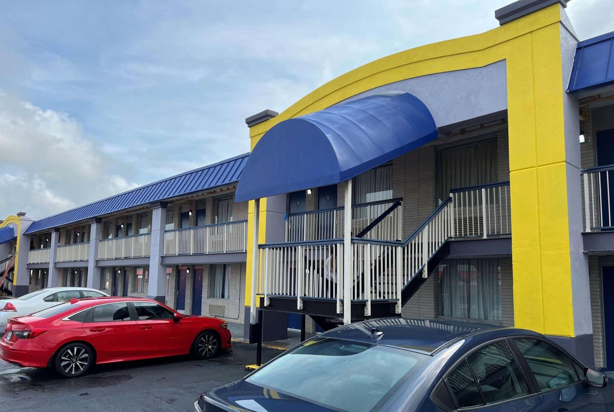 Days Inn By Wyndham Salina South מראה חיצוני תמונה