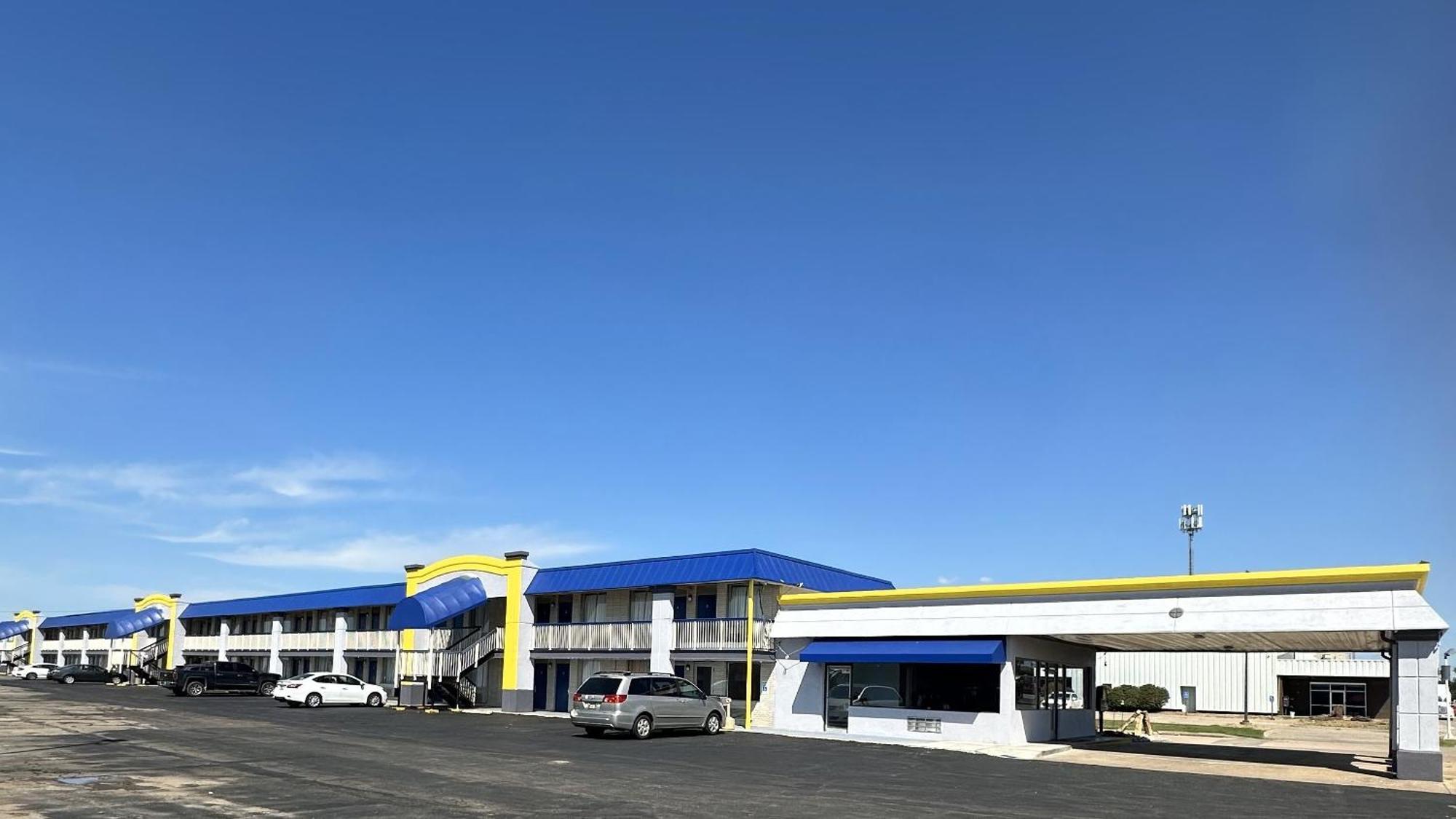 Days Inn By Wyndham Salina South מראה חיצוני תמונה