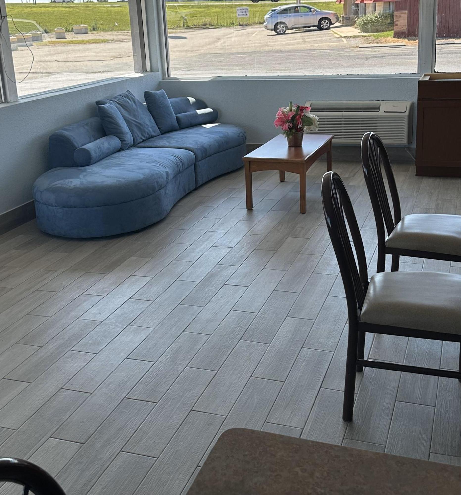 Days Inn By Wyndham Salina South מראה חיצוני תמונה